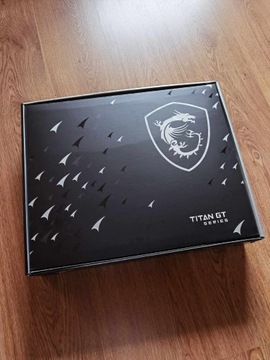 MSI GT77 TITAN KARTON MYSZ