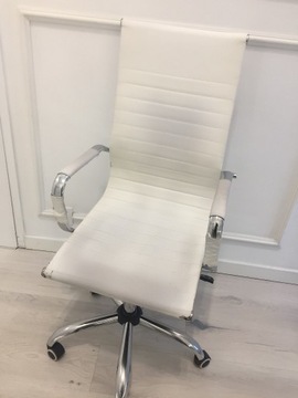 Krzesło biurowe białe nowowczesne 