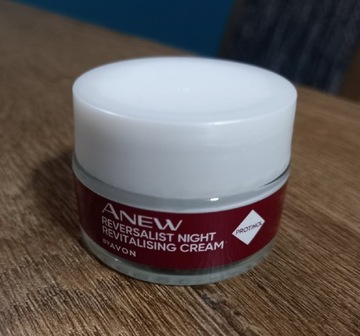 Avon Anew Reversalist Revitalising krem na noc