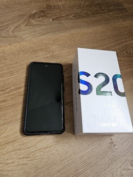 Samsung S20 FE 5G stan BDB pudełko 