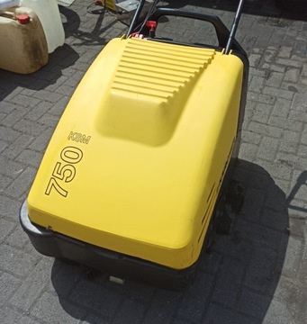 Karcher zamiatarka KSM 750