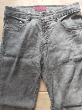 Spodnie jeans Pierre Cardin W33L34.