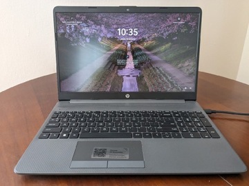 Laptop HP 255 G9 Ryzen 3 5425U 15.6" FHD 8 GB RAM 