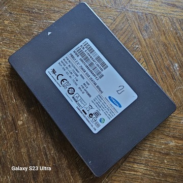 Dysk SSD Samsung 256 GB mało używany MZ-7TE2560 2,5 cala PM851 SATA 6GBps 2