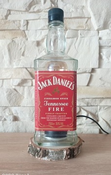 Lampka nocna z butelki whiskey Jack Daniels Fire 