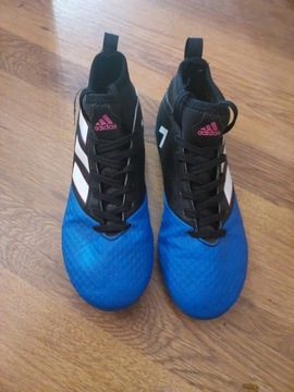 Turfy piłkarskie marki Adidas r. 35 1/2