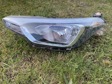 Lampa lewa przednia HYUNDAI i20