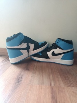 Nike Air Jordan 1 UNC Toe