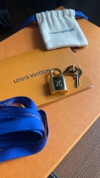 Kłódka z kluczkami Louis Vuitton LV 