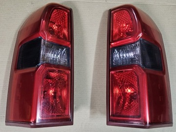 Lampy tył Nissan Patrol Y61 GU4 oryginał (Komplet)