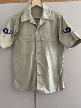 Koszula garnizonowa US Army z naszywkami, oryginał