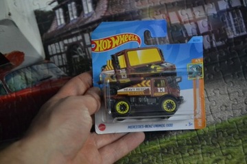 Hot Wheels Mercedes Benz Unimog Dakar MB rescue