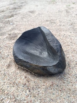 Czarna mydelniczka - kamień bazalt - rękodzieło