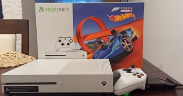 XBOX ONE S + Stacja ładowania+ Forza+ Minecraft