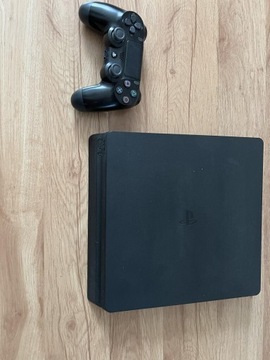 Konsola playstation 4 slim + pad 