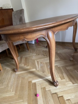 Stół w stylu Ludwikowskim