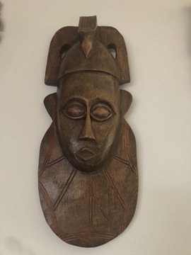 Maska z drewna 
