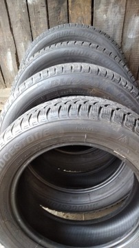 Komplet opon Bridgestone Blizzak 225/60R17 99h