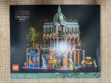 LEGO ICONS 10297 Hotel butikowy