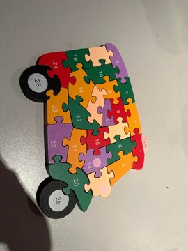 Drewniane klocki puzzle cyfry liczby samochód taxi