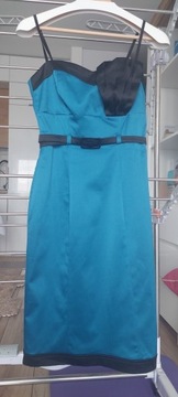 Niebieska dopasowana sukienka