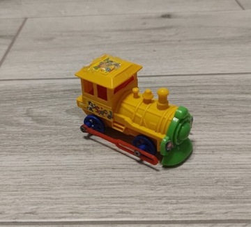Żółta lokomotywa.