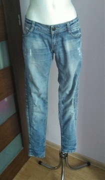 Jasne jeansy Miaoni Jeans 26 przetarcia marszczeni