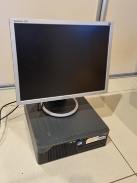 Sprzedam komputer Fujitsu z monitorem Samsung