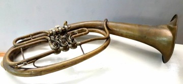 Tuba instrument muzyczny retro 