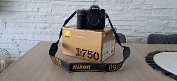Nikon D 750 w stanie dobrym. Niezawodny.