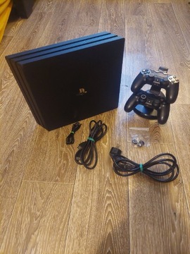 Konsola SONY Playstation 4 Pro + dodatki