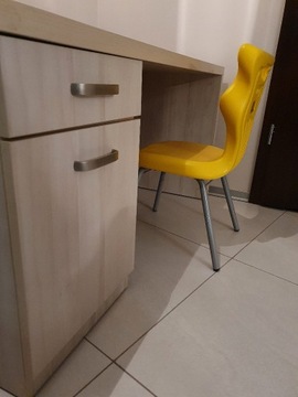 Biurko dla dziecka + ergonomiczne krzesło