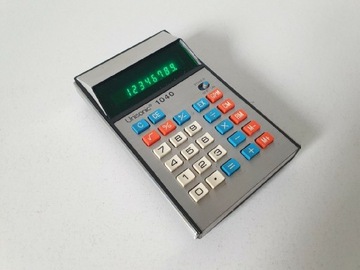 sprawny stary kalkulator vintage Unisonic 1040 PRL brak klapki tyl