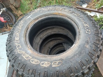 Opony Goodyaer Wrangler Duratrac 235/75R15 4szt