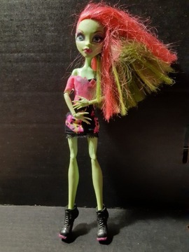 Mattel 2011 Monster High Venus McFlytrap Festival