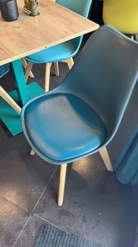 Krzesła jadalnia cafe restauracja 