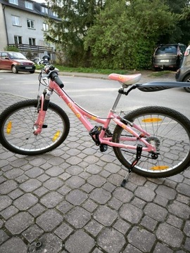 Markowy rower trek Mt 220 idealny dla dziewczynki 