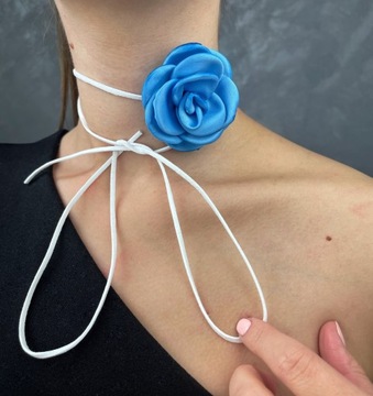 Niebieski choker na szyję mała Róża 6 cm rzemyk