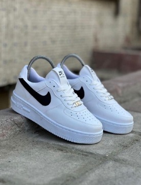 Nowe Nike Air force 1 z czarnym logo Nike 