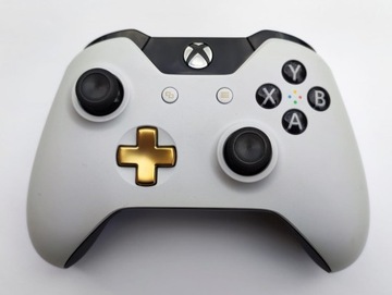 Pad Xbox One Series S X Lunar White Limitowany