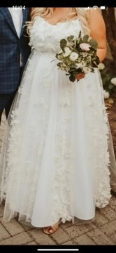 Suknia ślubna biała na ramiączkach 