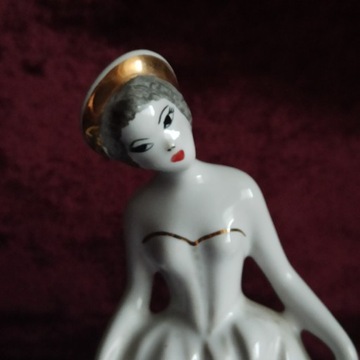 Figurka porcelanowa tancerka dama Steatyt vintage