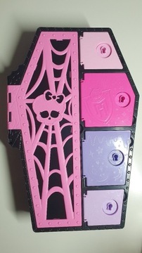 Monster High szafeczka trumienka od lalki Draculaura