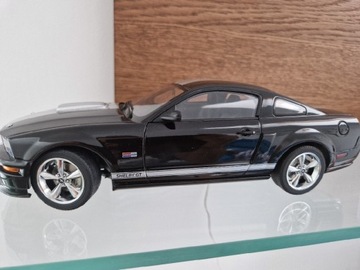 Ford shelby gt 2007 autoart 1:18