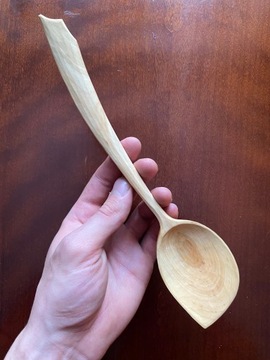 Drewniana łyżka do gotowania ręcznie rzeźbiona
