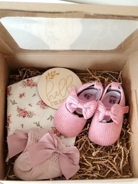 zestaw giftbox dla dziewczynki babyshower prezent