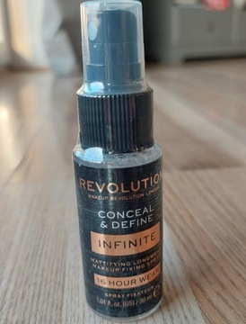 Revolution matujący utrwalający spray do makijażu