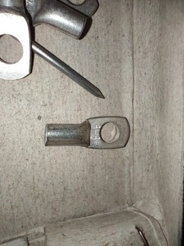 Haupa końcówka kablowa na śrubę M6 6mm2