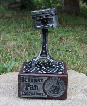 Puchar Statuetka Tłok Patyna Scrap Metal art