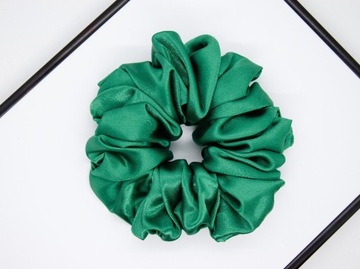  Satynowa gumka do włosów, scrunchie zielona.